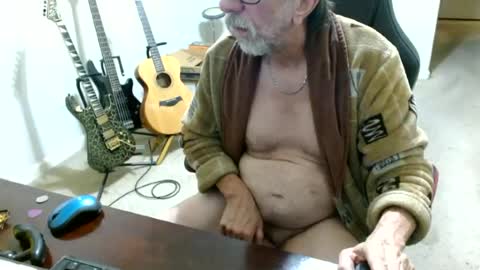 Snapshot of 6stringer62 chatting on June 27, 2026, 8:19 am 6stringer62 online show from June 27, 2026, 8:19 am