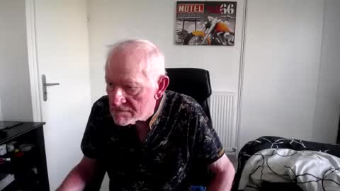 Snapshot of 73yves chatting on June 18, 2026, 5:08 am 73yves online show from June 18, 2026, 5:08 am