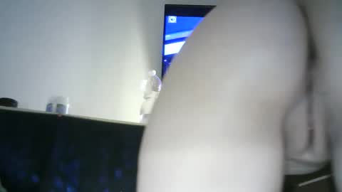 Snapshot of 77lilu chatting on April 21, 2026, 10:01 pm Lilu online show from April 21, 2026, 10:01 pm