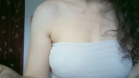 Snapshot of 77lilu chatting on April 23, 2026, 9:52 am Lilu online show from April 23, 2026, 9:52 am