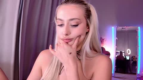 Loren Wood online show from May 6, 2026, 4:23 pm