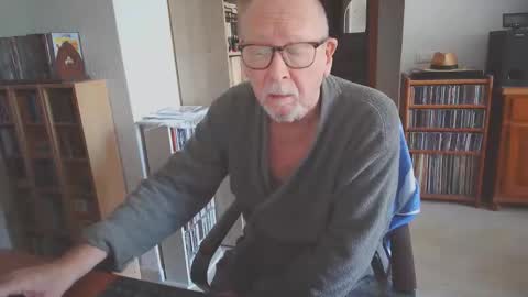  Papi  online show from October 20, 2025, 9:10 am