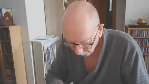  Papi  online show from November 3, 2025, 9:10 am