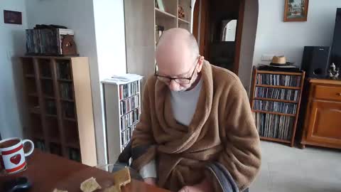  Papi  online show from March 1, 2026, 9:33 am