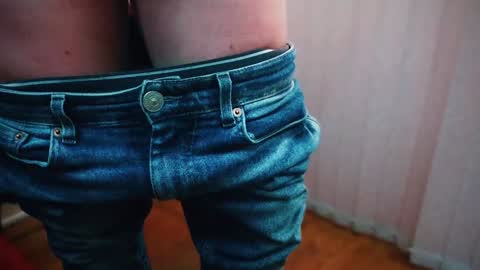 Snapshot of 7znkbob chatting on December 6, 2024, 1:00 pm bob big head online show from December 6, 2024, 1:00 pm