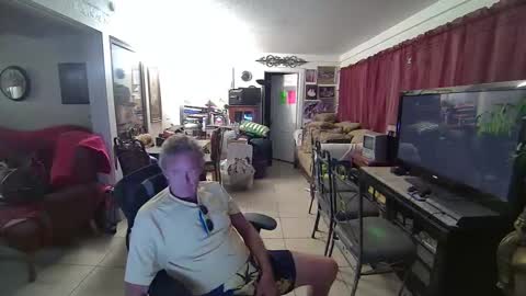 Snapshot of 86406stud chatting on December 21, 2024, 2:52 am 86406stud online show from December 21, 2024, 2:52 am