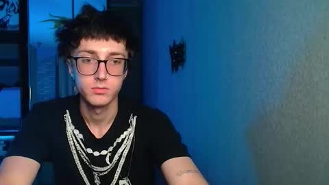 Phillip online show from December 1, 2025, 2:05 am