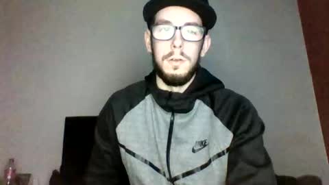 Snapshot of 8inchbeam chatting on December 4, 2025, 4:38 pm 8inchbeam online show from December 4, 2025, 4:38 pm