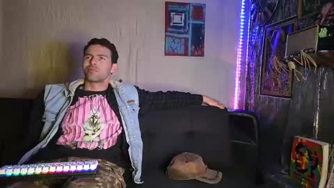 Snapshot of 8inspyder chatting on December 4, 2025, 3:16 am EvelDicknievel1 online show from December 4, 2025, 3:16 am