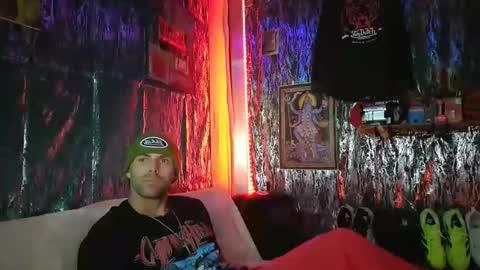 Snapshot of 8inspyder chatting on December 16, 2025, 3:55 am EvelDicknievel1 online show from December 16, 2025, 3:55 am