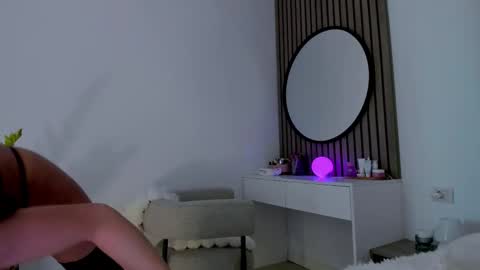 8selene online show from March 29, 2026, 1:11 pm