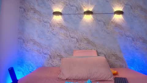  abby rouss online show from October 28, 2025, 3:10 am