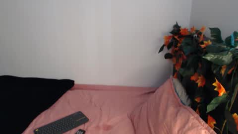 _abrill_20 online show from November 24, 2025, 7:35 pm