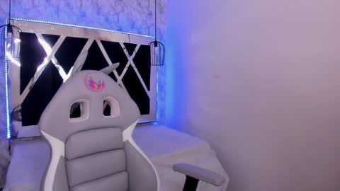 Snapshot of _alaia_collway_ chatting on January 31, 2025, 3:00 pm Alaia online show from January 31, 2025, 3:00 pm