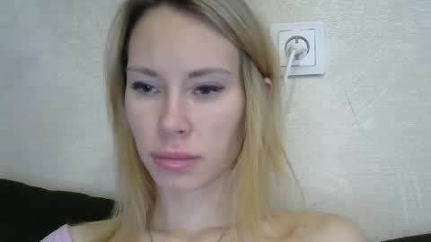 Snapshot of _alex1819 chatting on February 2, 2026, 7:18 am _alex1819 online show from February 2, 2026, 7:18 am