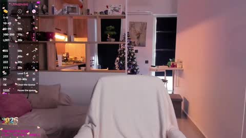 Mia online show from December 31, 2024, 10:37 am