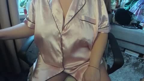 lisa online show from November 30, 2025, 9:35 am