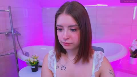 _amelia_shine_ online show from October 4, 2025, 10:02 am