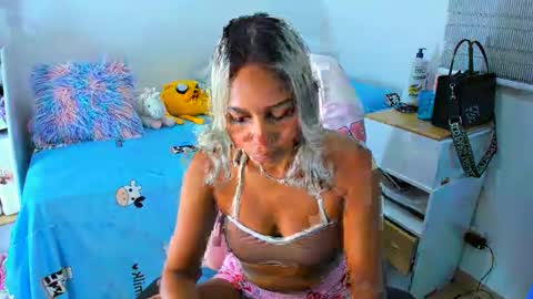 Analia online show from December 13, 2024, 1:37 am