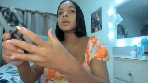 Analia online show from April 28, 2026, 1:04 am