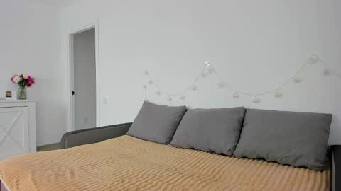 Anna online show from September 11, 2025, 11:54 am