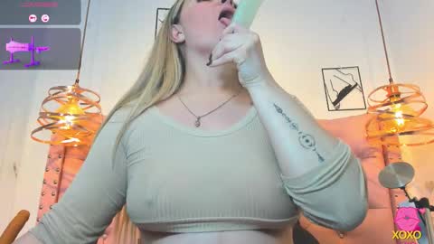 _antonella_11 online show from February 19, 2026, 9:00 pm