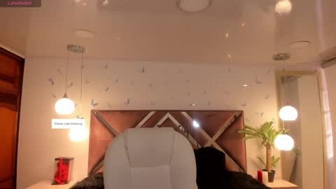 antonnela online show from September 20, 2025, 1:34 pm