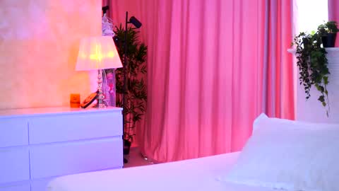 Arielle online show from November 5, 2025, 9:42 am