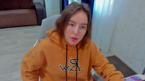 Arina online show from September 17, 2025, 11:01 am