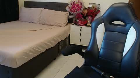 Angie online show from February 20, 2026, 12:07 am