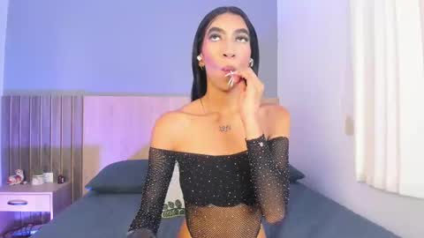 Ashly online show from October 3, 2025, 7:44 pm