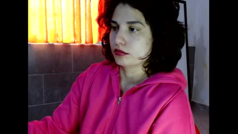 atenea online show from October 2, 2025, 2:35 pm