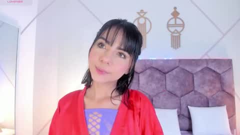 _aurora_collins_ online show from November 21, 2025, 12:37 pm