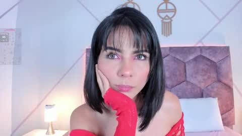 _aurora_collins_ online show from December 4, 2025, 12:36 pm