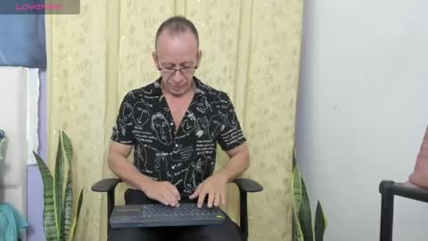 Axel online show from June 1, 2026, 11:34 am