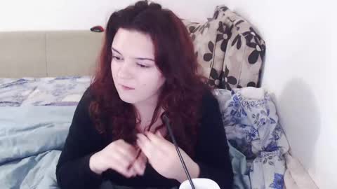 Snapshot of _bella_28 chatting on December 19, 2024, 7:40 am em online show from December 19, 2024, 7:40 am