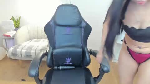 Bella Evans online show from April 18, 2026, 5:22 am