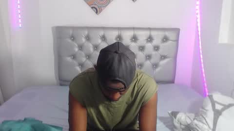 Andrew online show from December 19, 2025, 6:26 pm