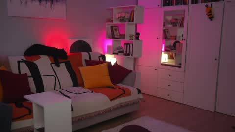 Lili online show from April 17, 2026, 9:34 am