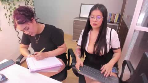 Snapshot of _brendajones chatting on October 17, 2025, 7:05 pm Brenda online show from October 17, 2025, 7:05 pm