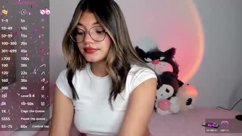 Snapshot of _camilaaa__ chatting on February 9, 2025, 8:54 am online show from February 9, 2025, 8:54 am