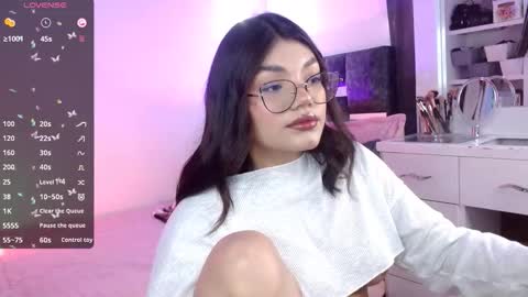 Snapshot of _camilaaa__ chatting on October 30, 2025, 9:26 pm online show from October 30, 2025, 9:26 pm