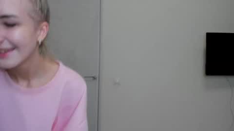 Snapshot of _candybb chatting on February 5, 2026, 12:04 am online show from February 5, 2026, 12:04 am