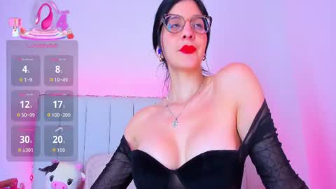 Snapshot of _caro_lyne_ chatting on June 18, 2026, 5:39 pm Carolina online show from June 18, 2026, 5:39 pm