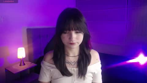 _charlotte_collins_ online show from December 18, 2025, 2:45 pm