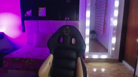 _charlotte_collins_ online show from February 21, 2026, 3:13 pm