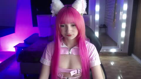 _charlotte_collins_ online show from April 8, 2026, 2:39 pm