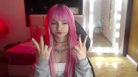 _charlotte_collins_ online show from May 13, 2026, 3:31 pm