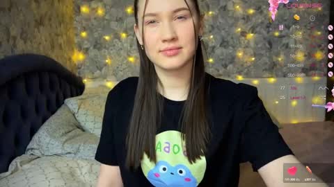 _chloe_miller_ online show from February 26, 2025, 5:17 pm