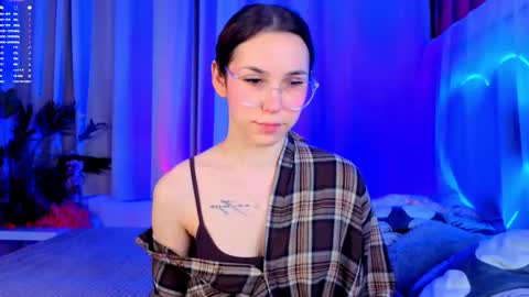 Cindy . online show from December 21, 2025, 5:25 am